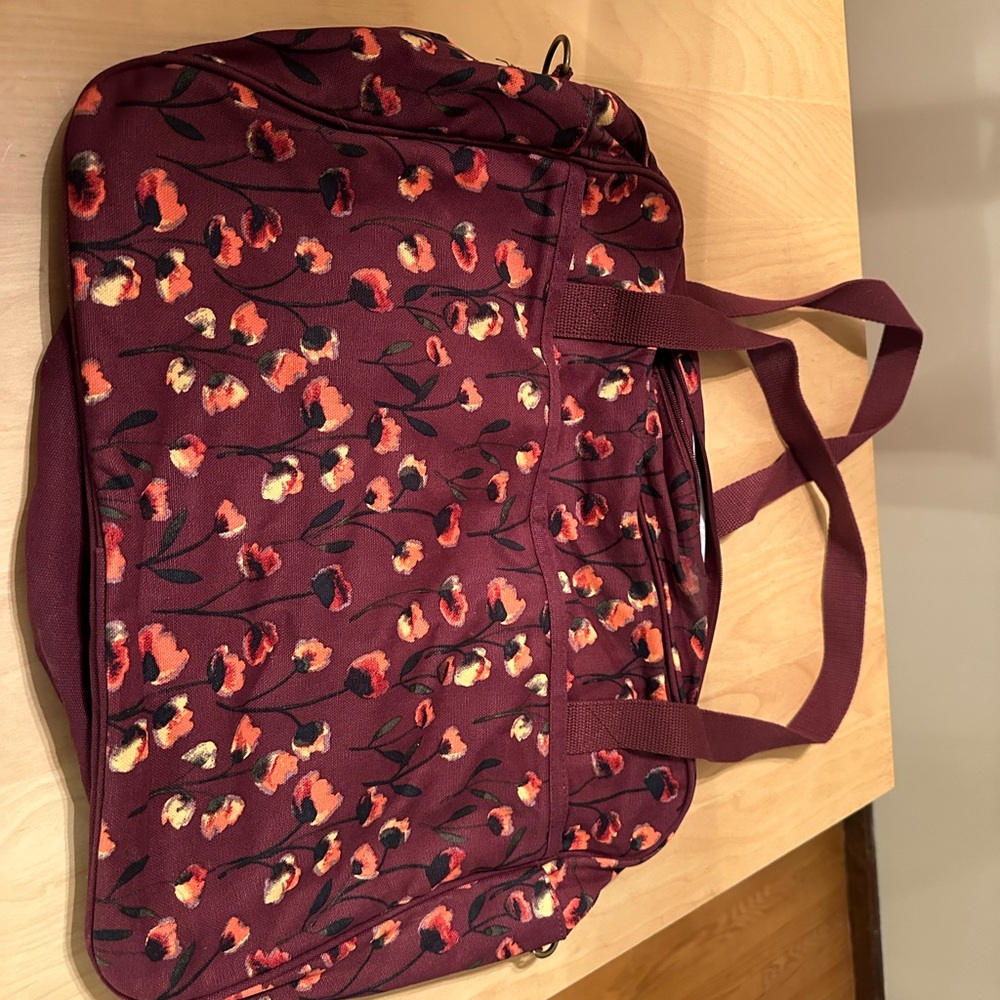 Thirty-One Voyager Tote - Used only for demo videos.